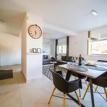 Teuta Lägenhet Zrnovo