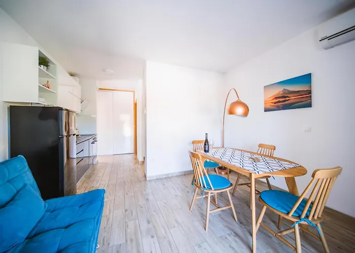 דירה Teuta Zrnovo