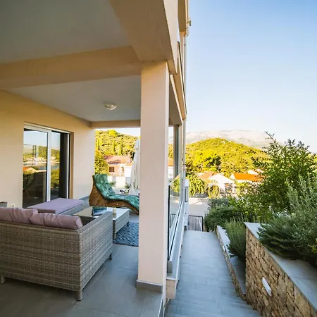Apartment Teuta Zrnovo